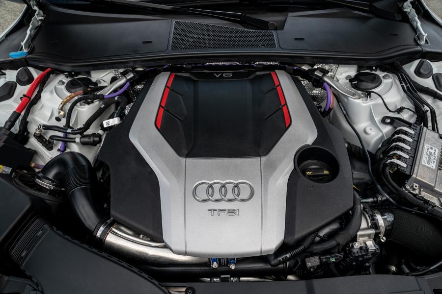 Моторный отсек Audi S7 Sportback TFSI 2019 года  (NA) (фото 24 из 24)